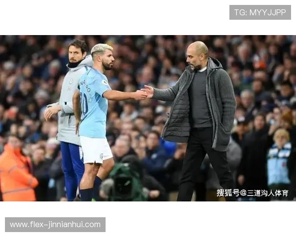 中锋球星在现代足球战术中的角色与影响力分析