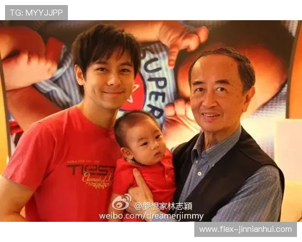 足球明星与父亲亲密合影背后的摄影师是谁揭开幕后故事